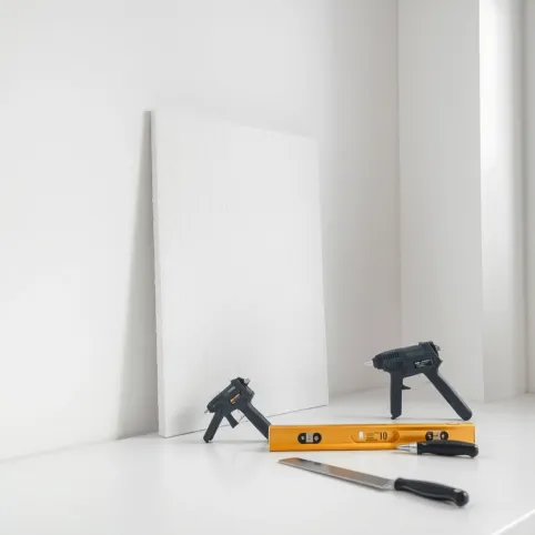 Jak kleić styropian do ściany wewnątrz